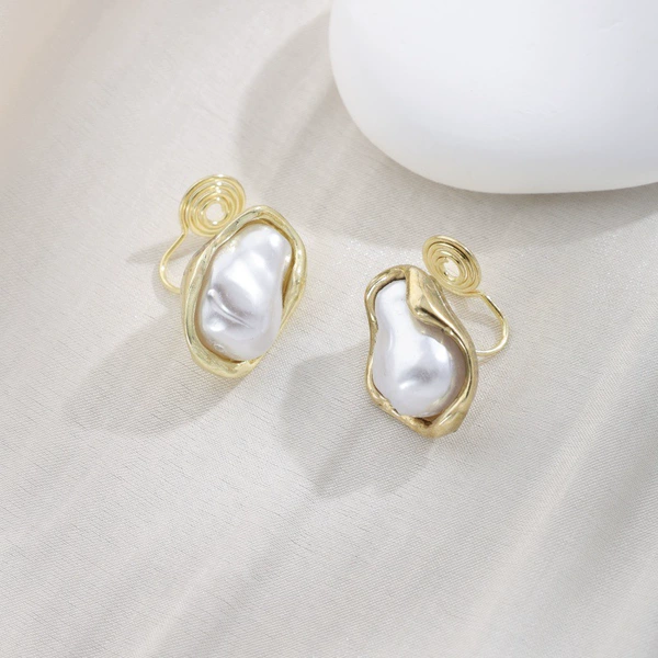 209# Irregular Gold-edged Pearl Mosquito Coil Dish Ear Clip