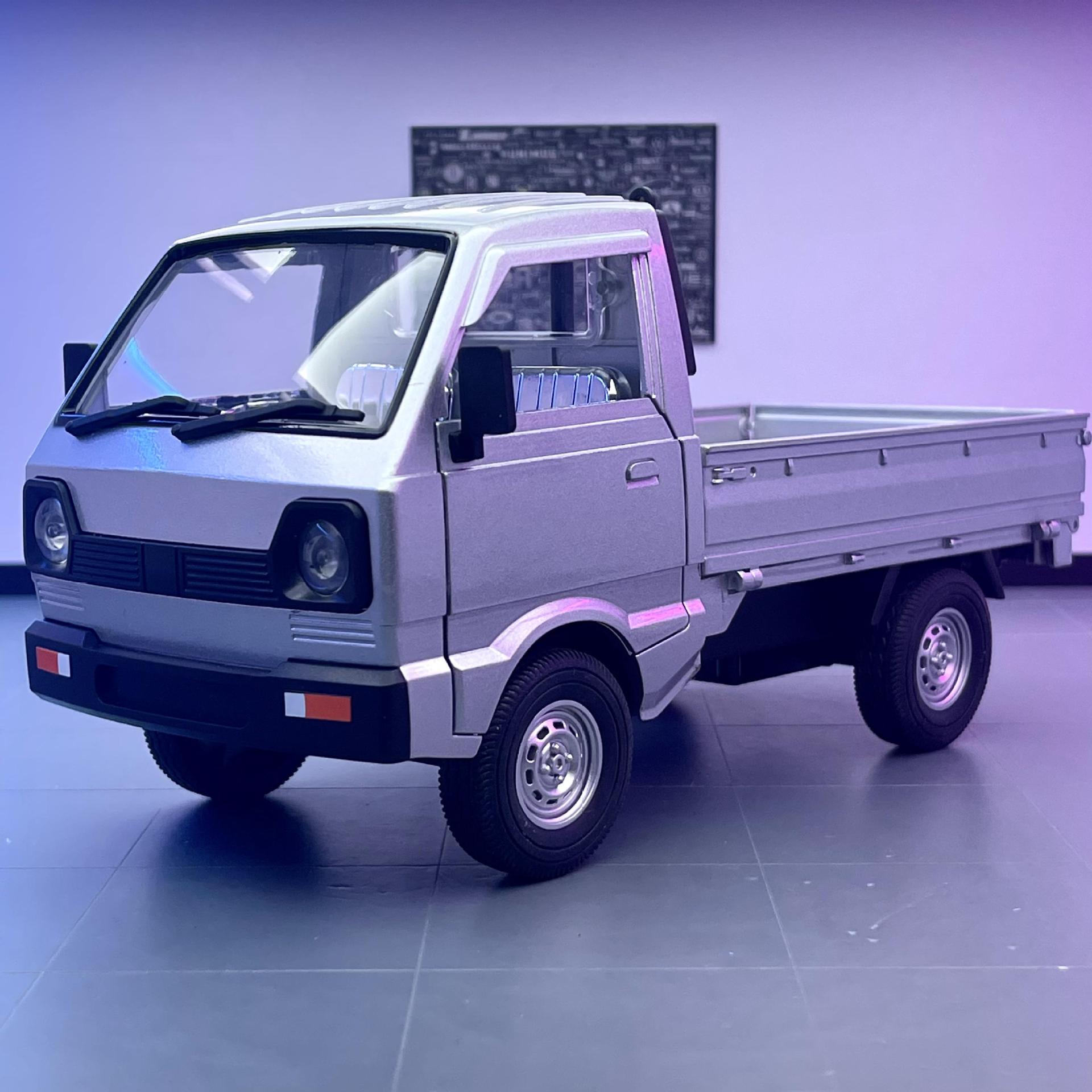 Modelo de coche de aleación Wanbao 1:24 pequeño camión plateado con retroceso de luz y sonido niño juguete modelo de coche adorno
