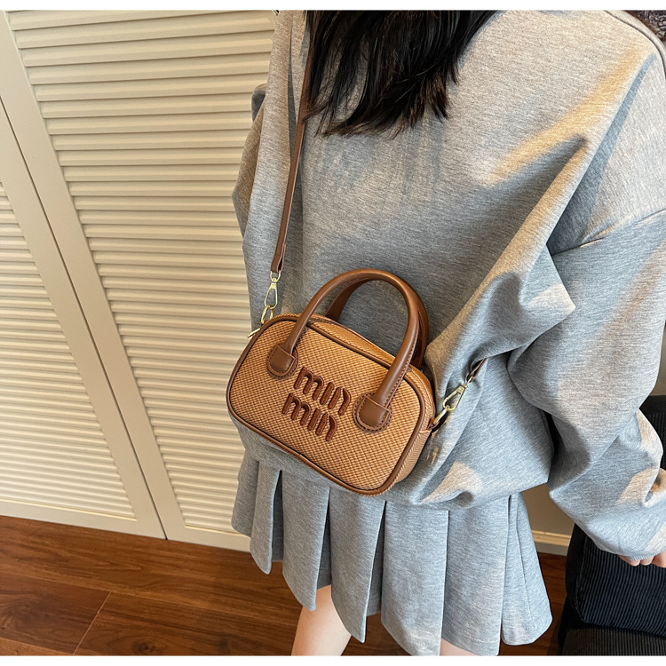 Women's bag 2025 Summer New style trendy and stylish small square bag, Boston retro hand-held pillow bag, single-shoulder crossbody bag undefined