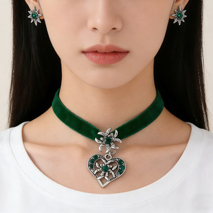 ����Ʒơ�ƹ�ѩ�q���朶�����Z�q���bˮ荵����x�������Ʒ���l