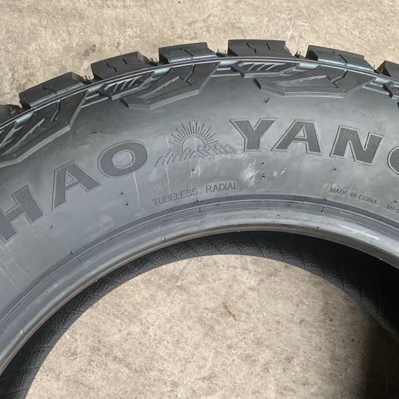 Chaoyang 1 A/T cross-country tire 245/55R19 is suitable for Highlander Reebok Dodgers