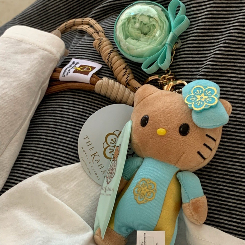 블랙 가죽 키티 키체인 서핑 에디션