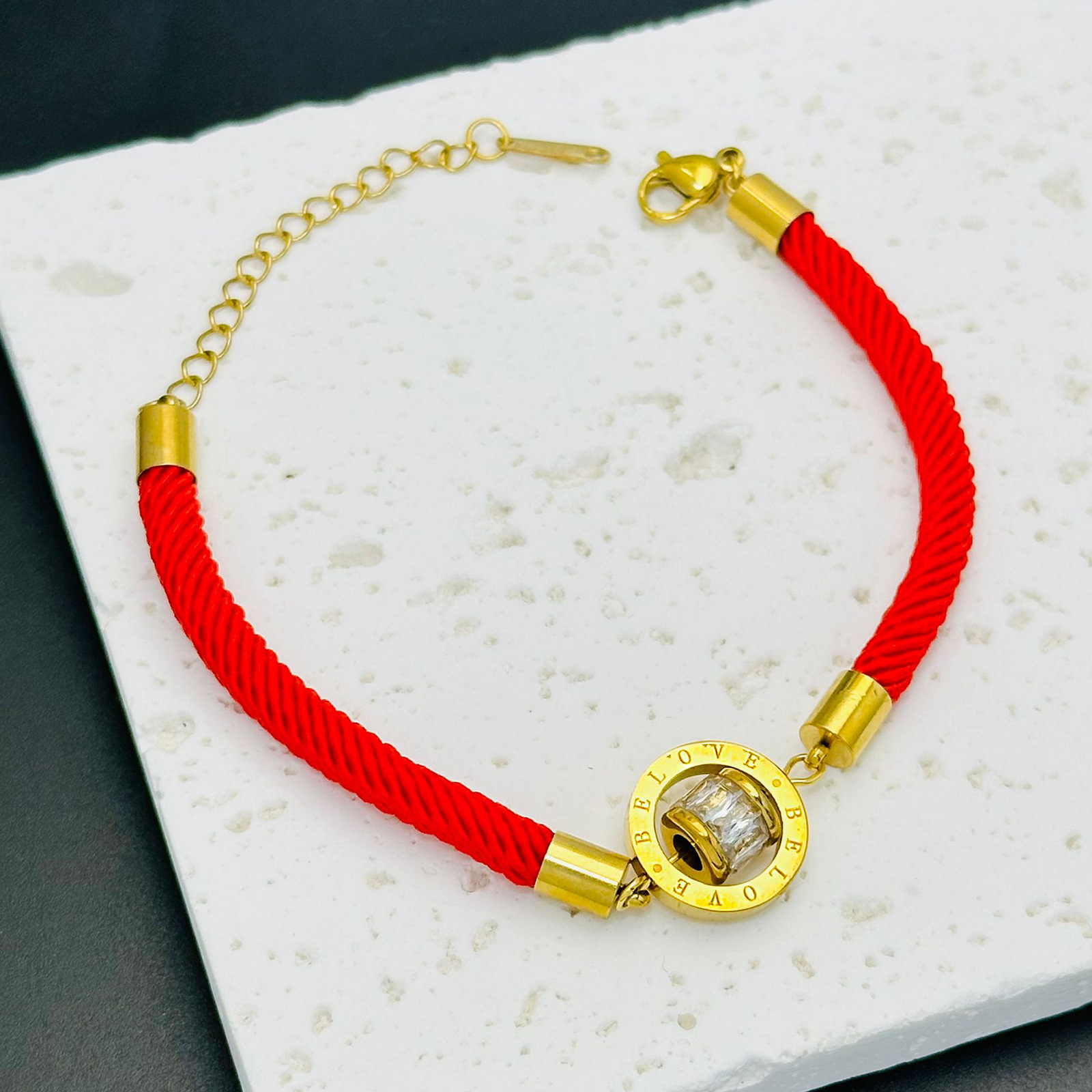 Celebrativo tejido de cuerda roja con diamantes romanos no se desvanece auspicioso diseño de moda universal pulsera joyería para mujeres
