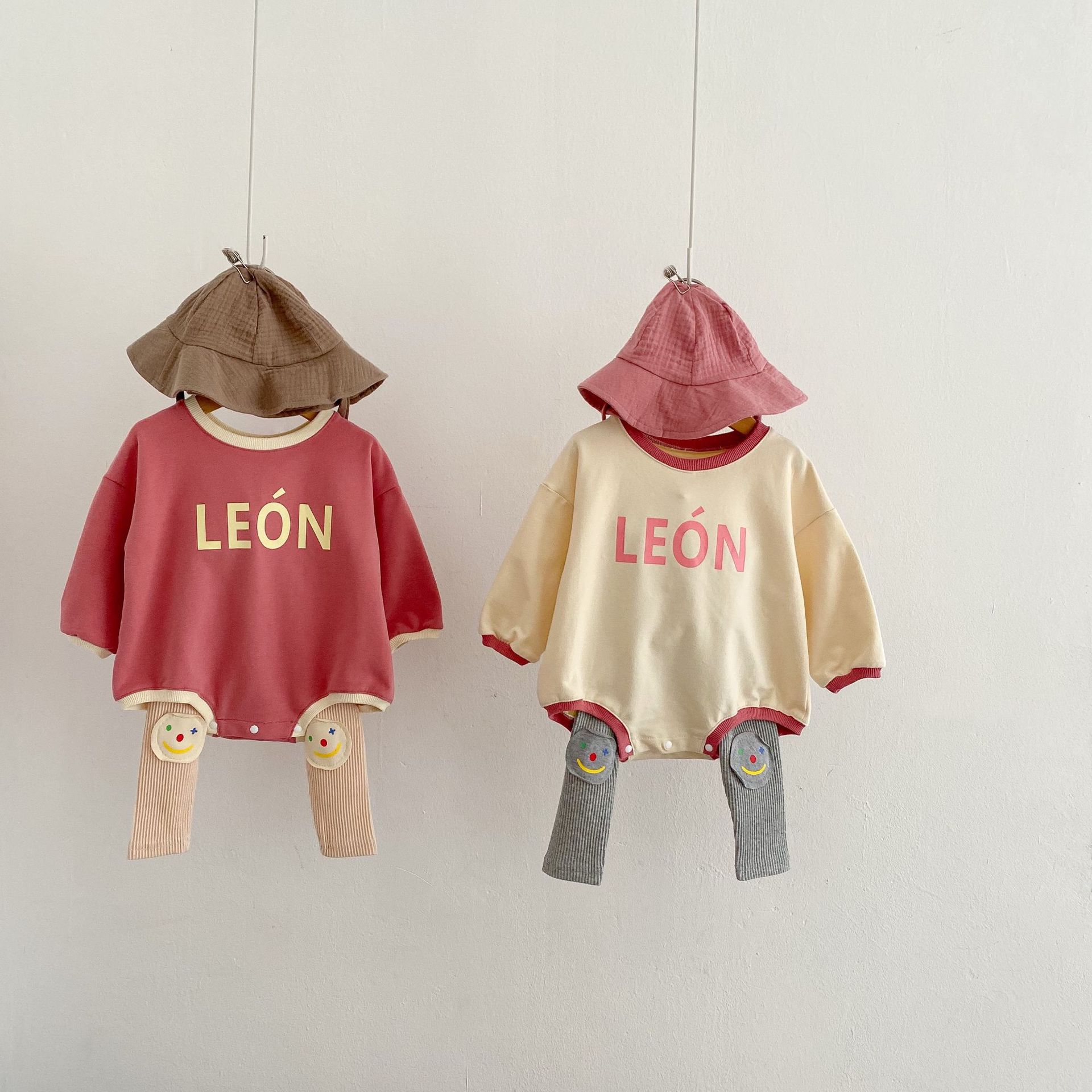 Collezione autunno 2024: maglietta a maniche lunghe con lettere stampate per neonati e bambini piccoli, pantaloni con toppa con faccina sorridente,_voghion.com