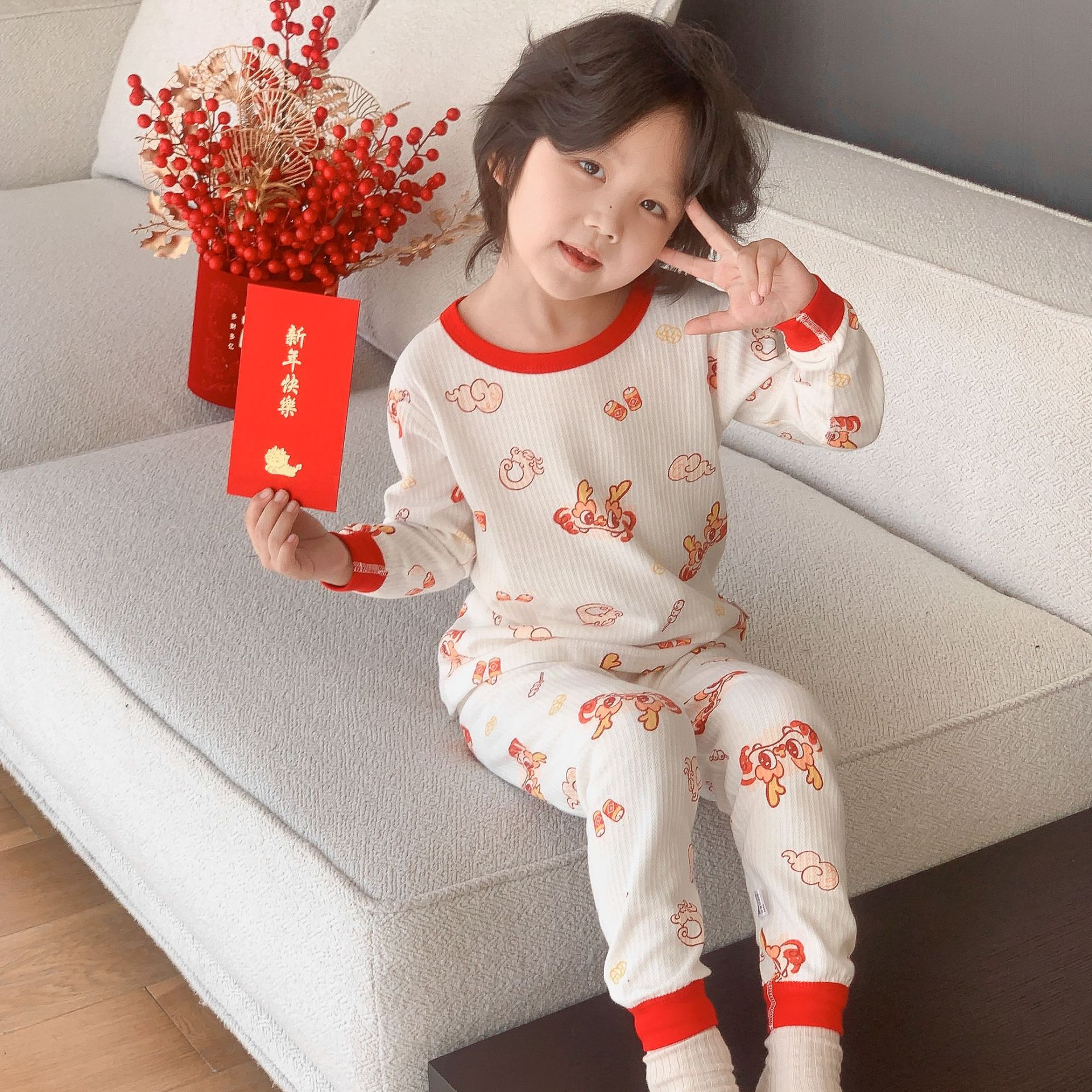 Conjunto de ropa interior de algodón para niños y niñas, ropa y pantalones rojos de otoño, versión engrosada para el año de nacimiento, pijamas y ropa de estar por casa.