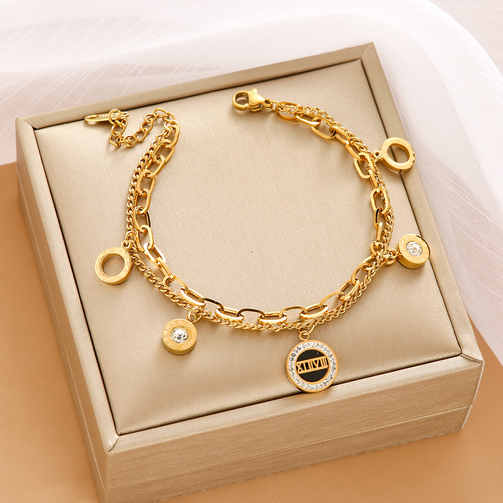 Pulsera de trébol de acero titanium vendedora caliente transfronteriza europea y americana con incrustaciones de concha pulsera colgante pulsera de diseño avanzado sin desvanecimiento al por mayor