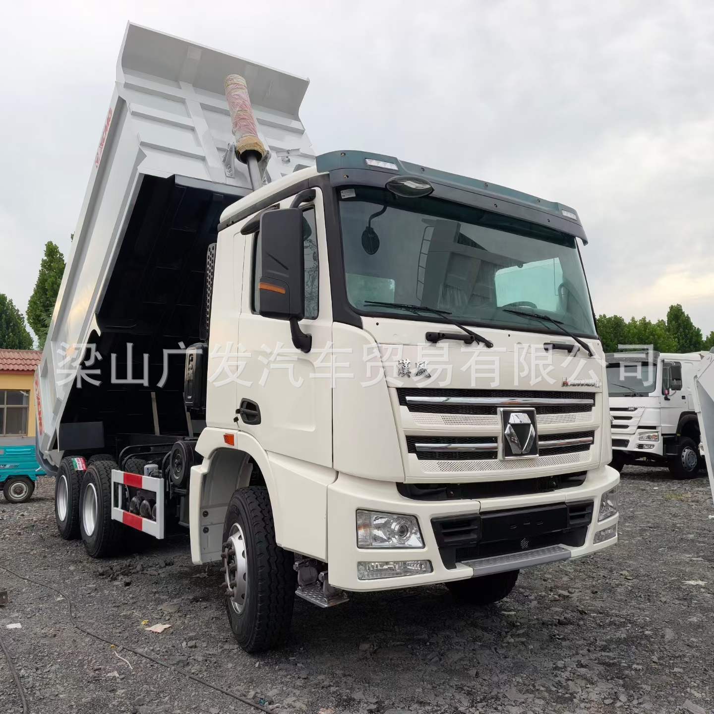 Export-specific heavy-duty truck HOWO Shaanqi Delong tractor head 6x4 semi-trailer tractor head dump truck for engineering applications