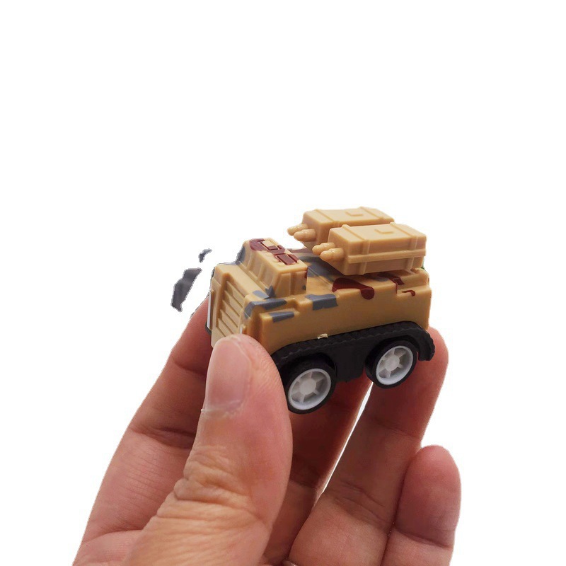Coche militar nuevo coche militar coche de juguete para niños Tire hacia atrás coche jardín de infantes regalo Premio regalo bienestar