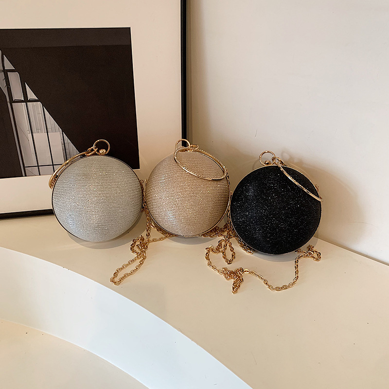 Bolso de diseño de personalidad esférico2024 bolso redondo de mano de moda europea y americana, bolso de cadena de hombro de lujo ligero