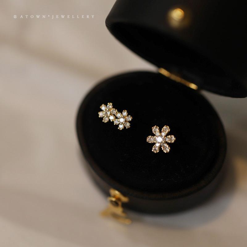 s925纯银镀14k金耳钉不对称三朵小钻花迷你气质韩国小众设计耳饰