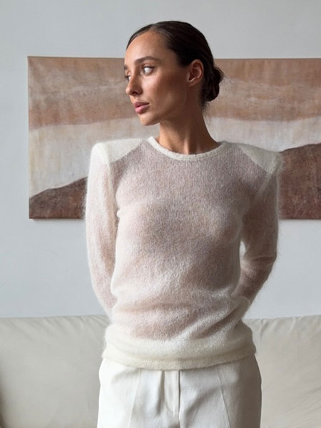 Light and thin knitted brand sweater with a round collar