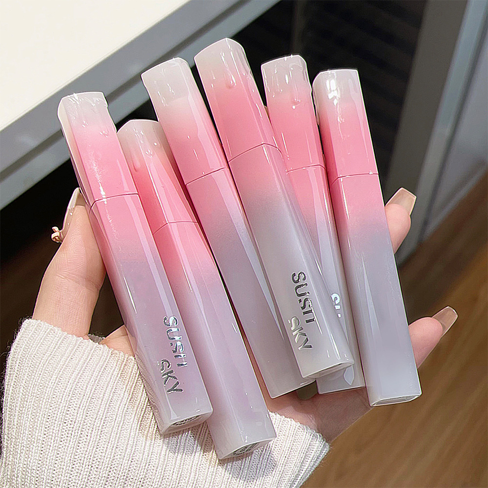 SUSU SKY Light Peach matte lip mud, lip glaze and velvet lift the complexion, smooth and not dry, making the skin look fairer. Affordable for cross-border students undefined
