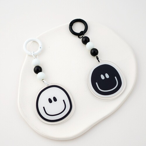 Double-sided black and white smiley face chain key chain school bag pendant creative couple anti-lost rope key ring pendant gift for women