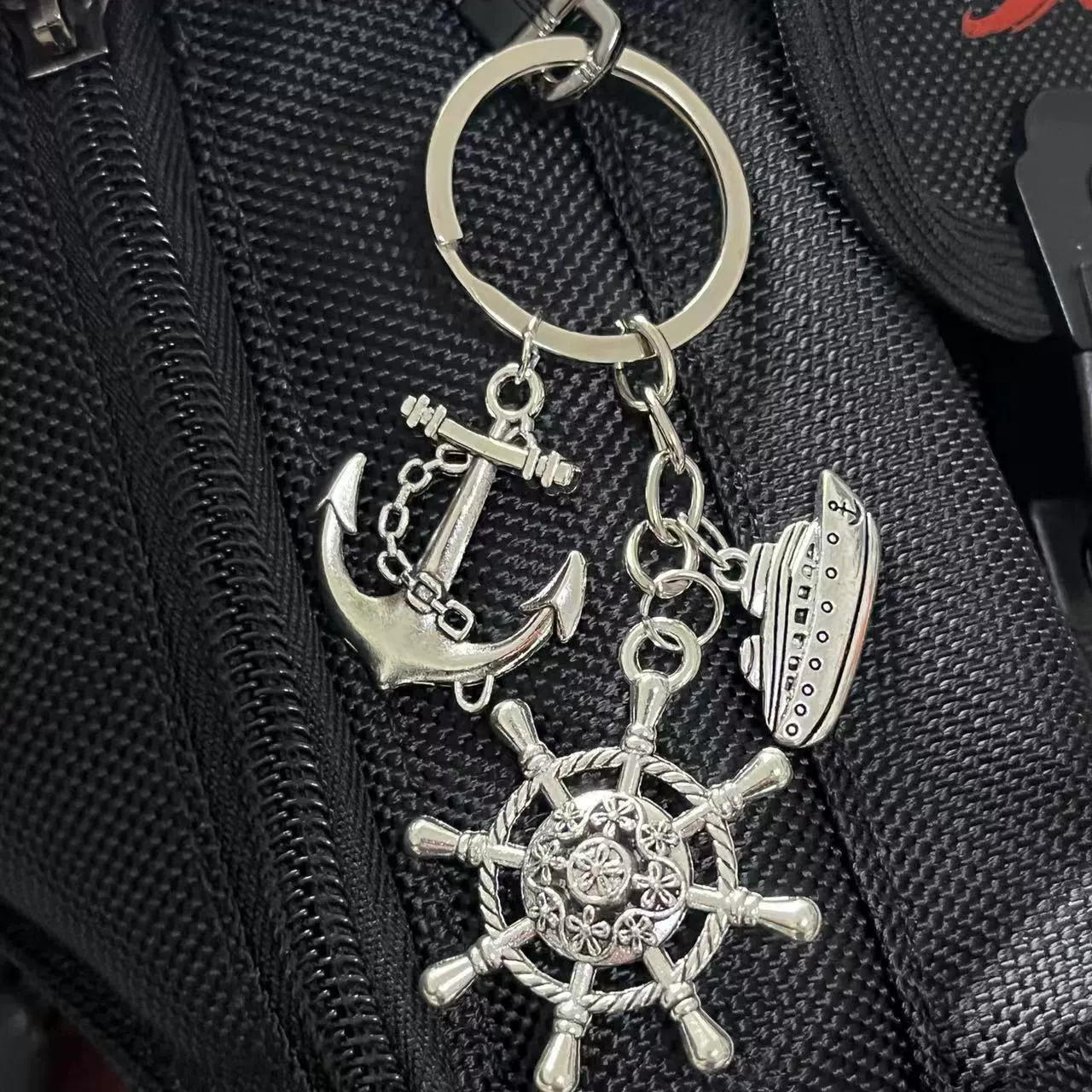 Канон: Ship Rudder Anchor Jumanji Game Sailor Commemorative Key Chain Columbus Day Surrounding Commemorative Key
