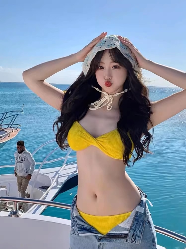 Trajes de baño para mujeres 2024 nuevo bikini split sexy cintura baja pechos pequeños se reúnen para mostrar blanco puro deseo de vacaciones de primavera