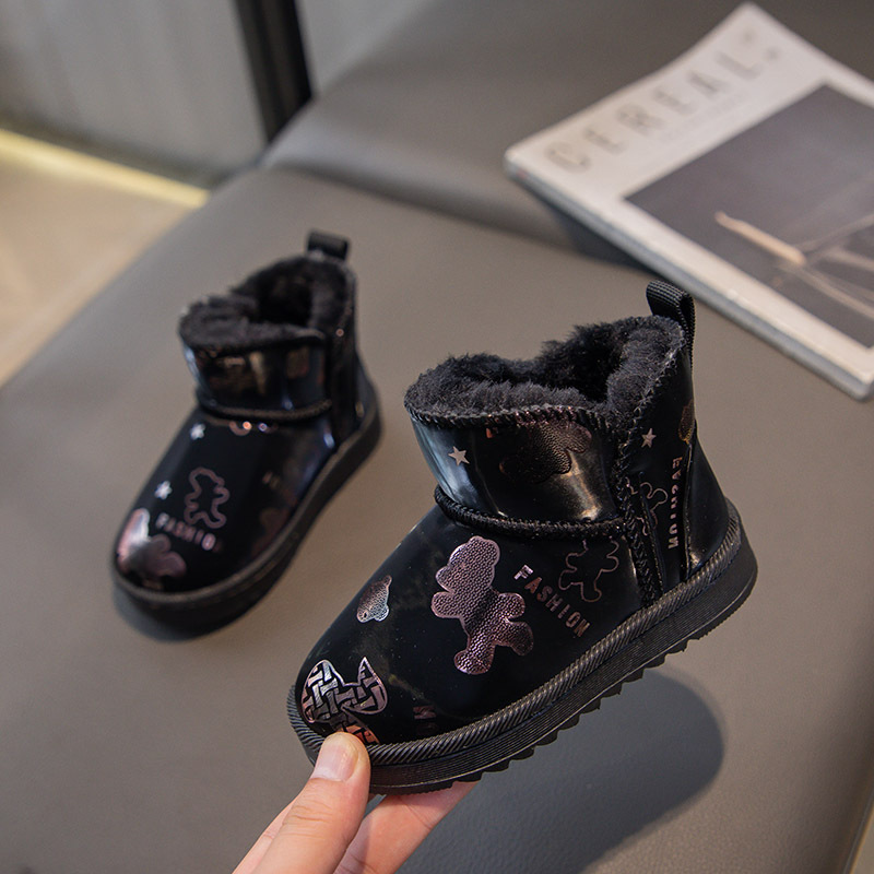 Scarpe di cotone per ragazze 2023 nuovi stivali invernali di cotone spesso e peluche per bambini Le suole morbide per ragazze tengono al caldo Scarpe di peluche per bambini_voghion.com