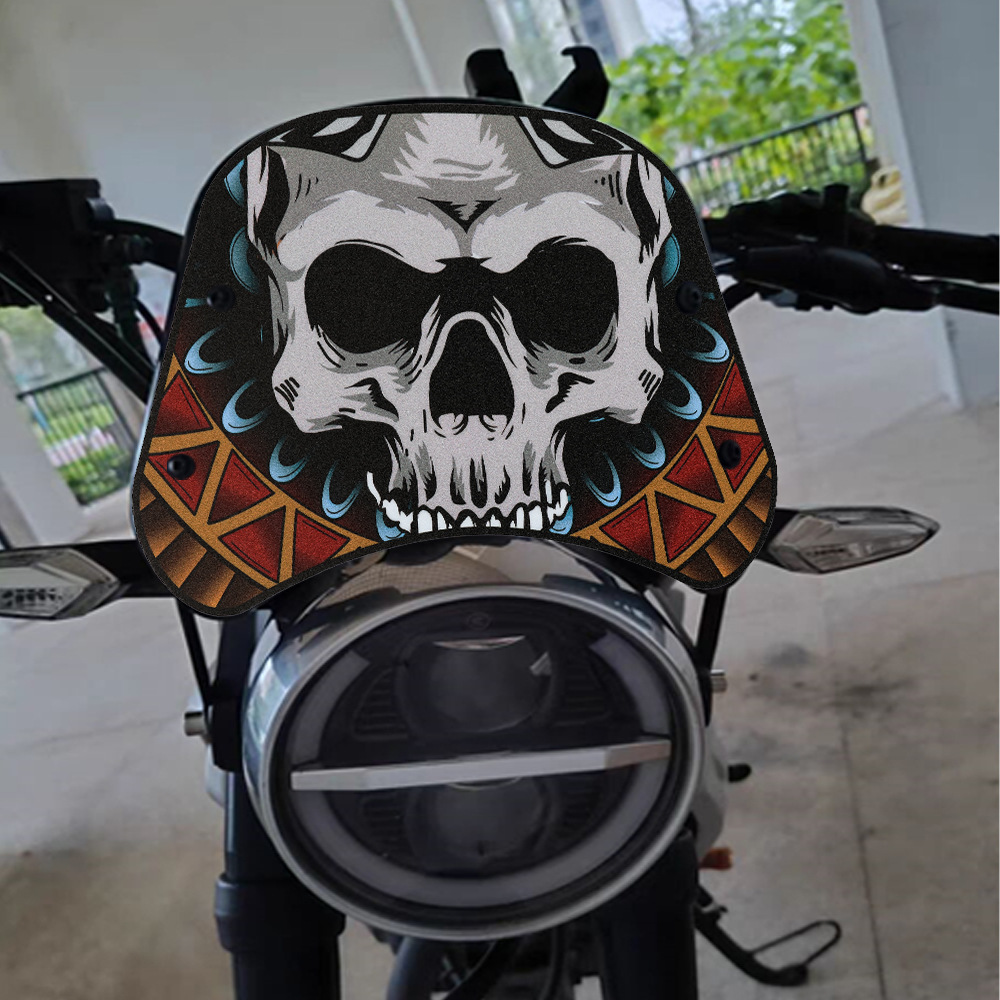 Aplicable a Prince CG125 pequeño parabrisas de motocicleta renovación universal retro personalidad creativa decoración adhesiva película adhesiva