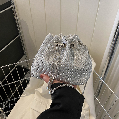 Fashion trendy small bag for women  spring new Korean version bright diamond crossbody bag ins internet celebrity chain bucket bag