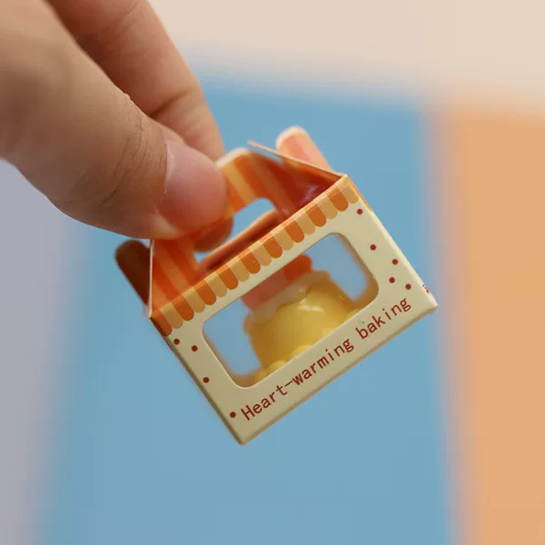 Good-looking simulation mini cake toast dessert box 1:12 doll house scene small accessories play house small toys