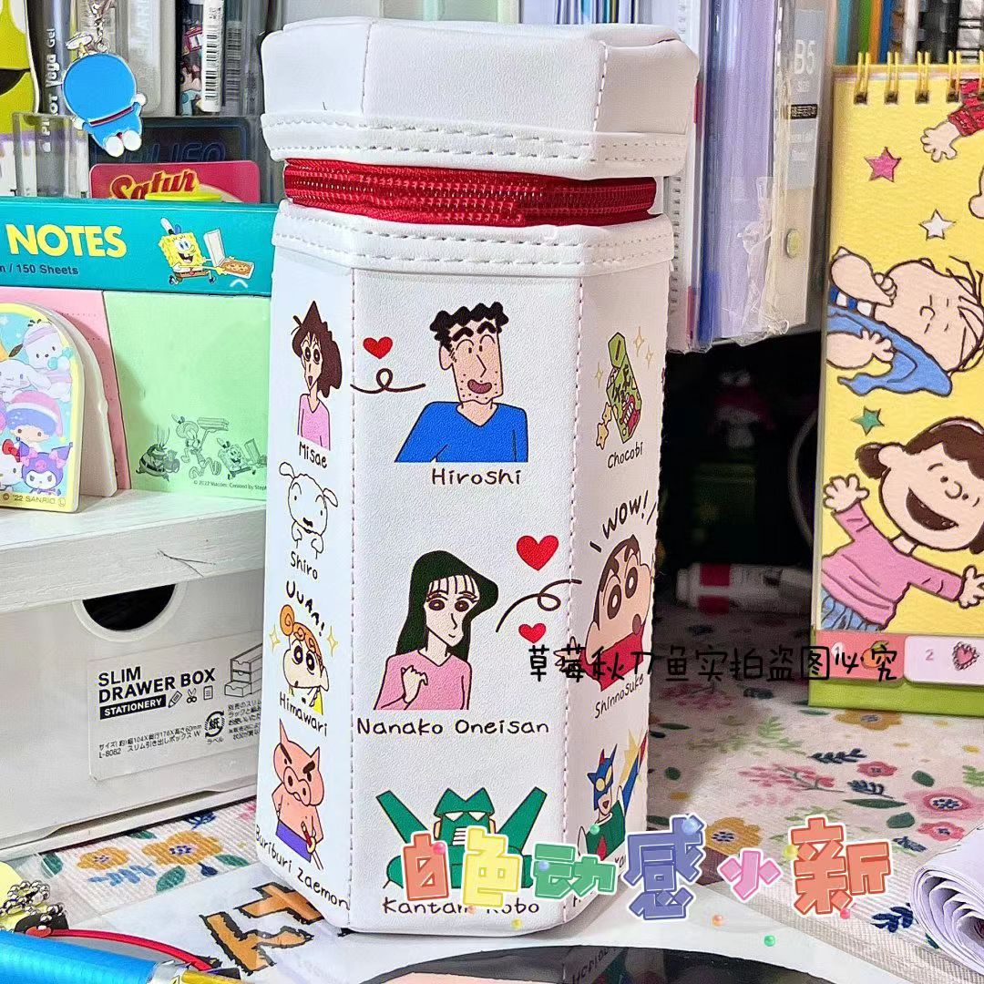 En stock japonés Sanrio PET Elf limitada Pikachu estudiante de primaria masculino y femenino hexagonal lápiz caso cosmético bolsa