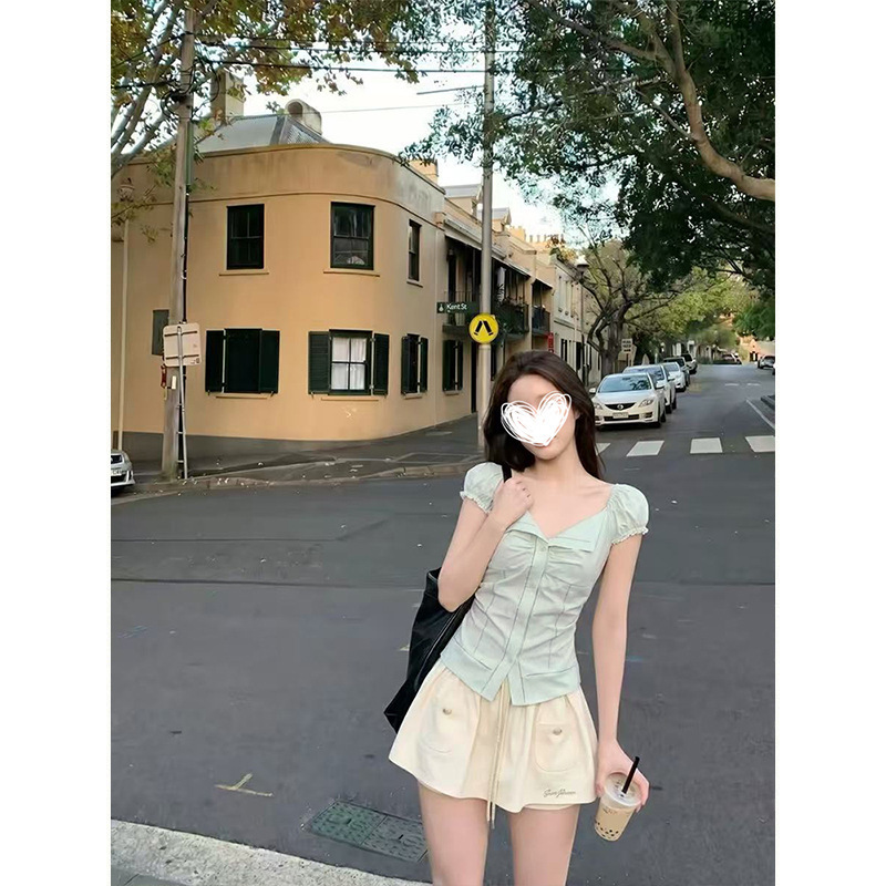 Korean-Style Short-Sleeved Square-Neck Shirt for Women, Summer Puff-Sleeved Shirt, Slim-Fitting, Waist-Cinching Hot Girl Top Korean-Style Short-Sleeved Square-Neck Shirt for Women, Summer Puff-Sleeved Shirt, Slim-Fitting, Waist-Cinching Hot Girl Top