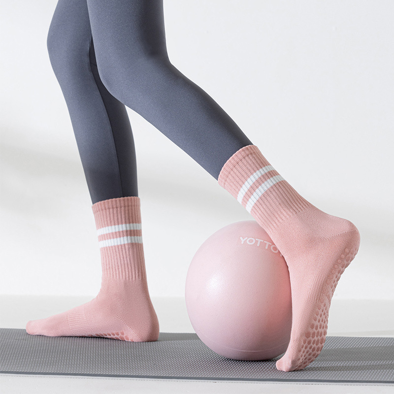 Yoga Socks Non-Slip Professional Women's Pure Cotton Thickeneded Sports Fitness Running Skipping High School Pressure Non-Slip Socks