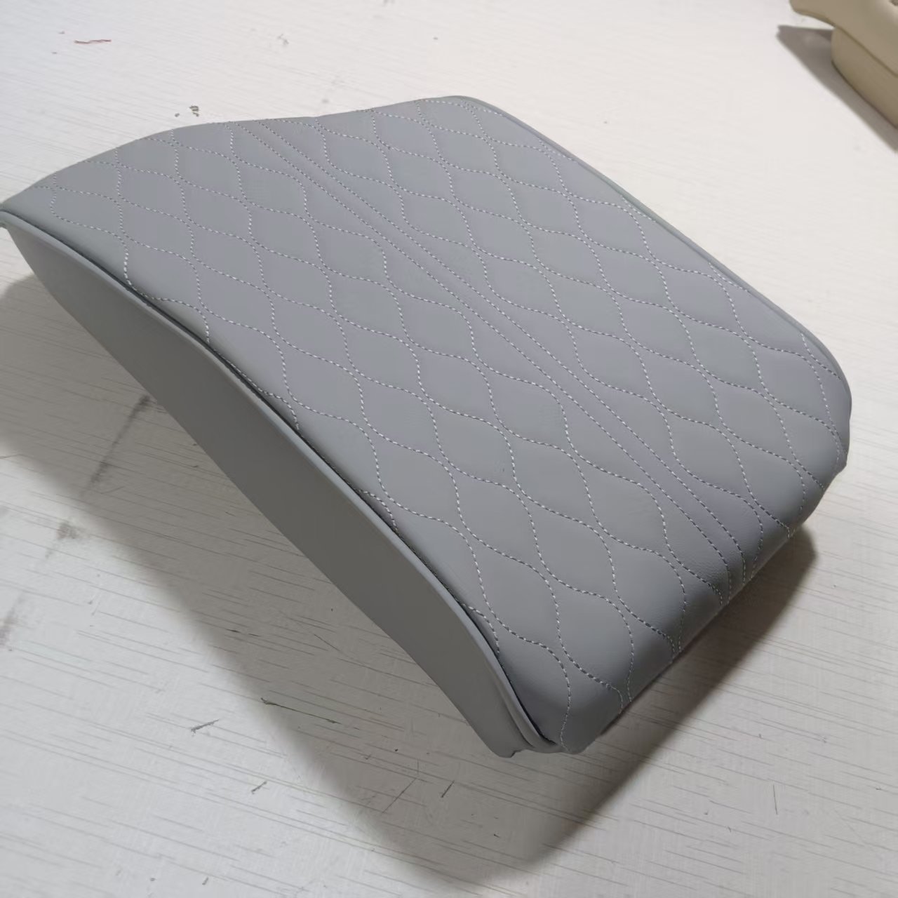 Suitable for 19-21 Parisi Armrest Box Booster Pad Armrest Box Pad Car Supplies Car Interior Modification