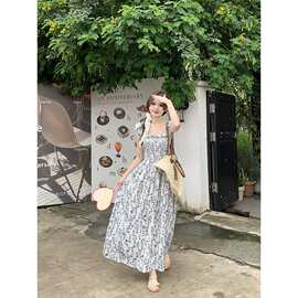 法式甜美方领小飞袖碎花吊带连衣裙女夏季新款气质收腰显瘦长裙子