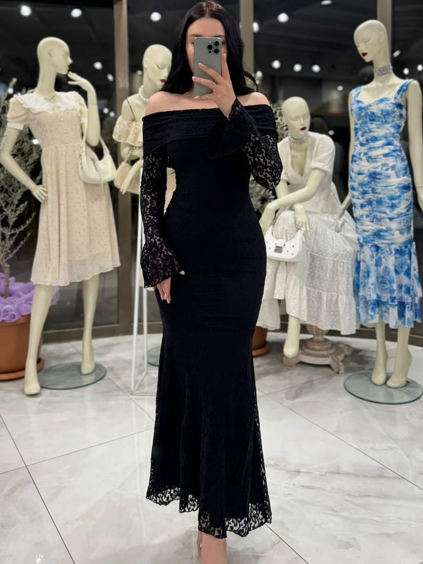 Women's long dresses are hot selling one-shoulder sexy lace long-sleeved dress dress