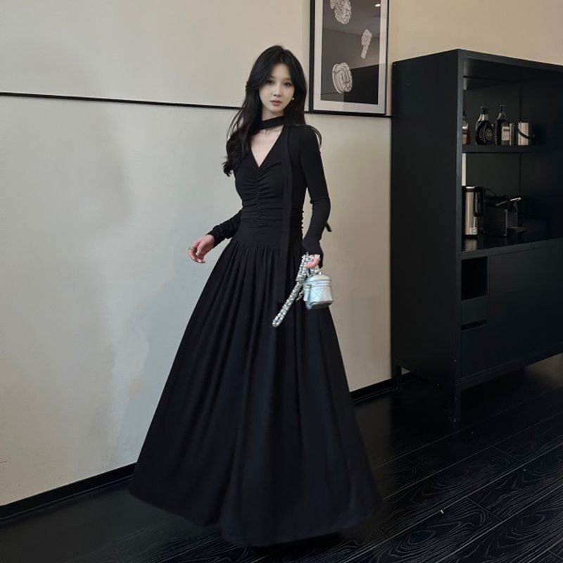 小众设计感褶皱飘带气质连衣裙女秋季修身显瘦a字针织大摆长裙|undefined