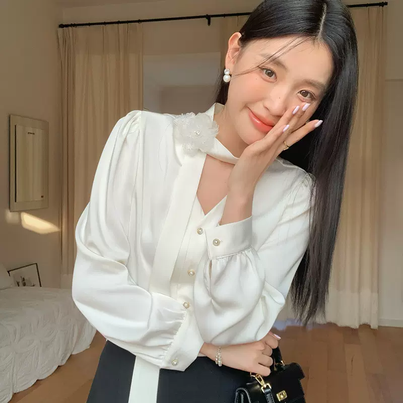起范 2025早春新款玫瑰胸花飘带衬衫女通勤法式气质V领上衣85100
