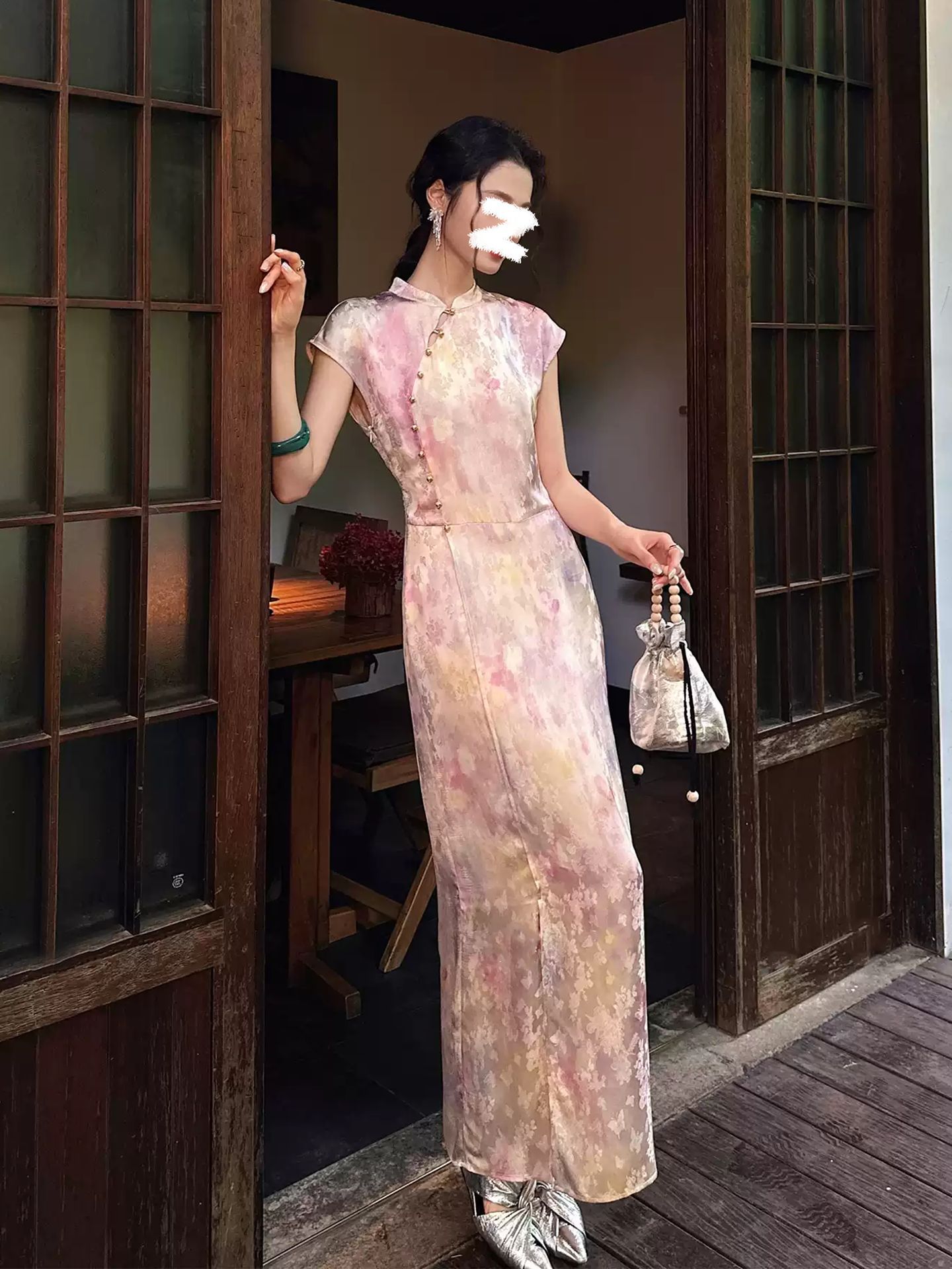 Đầm maxi cải lương họa tiết tranh sơn dầu cổ trụ đứng xẻ tà eo thon mùa hè — Xanh vàng, Xanh rêu, Hồng tím