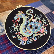 可爱小蛇刺绣套装 鲁绣英文手工diy材料包卡通动物客厅装饰摆件