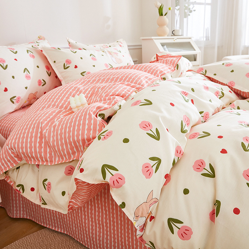 Pequeño conejo rosa