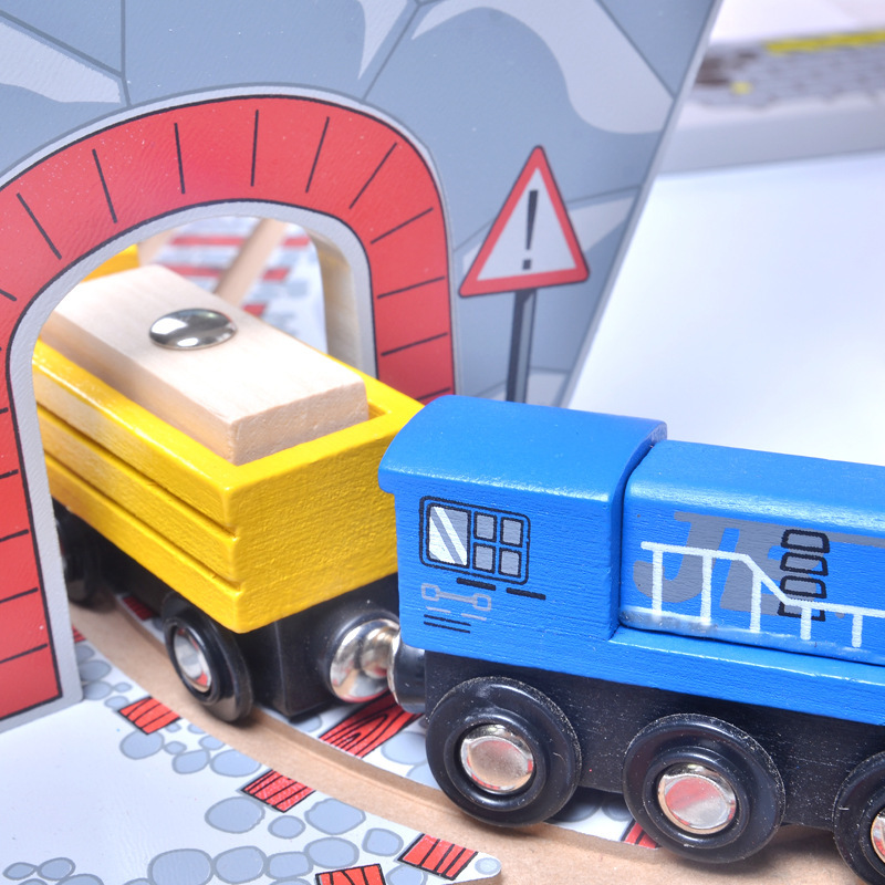 Modelo de madera de la vía del tren espiral de Thomas DE LOS NIÑOS 1-3 años bebé montado venta al por mayor transfronteriza