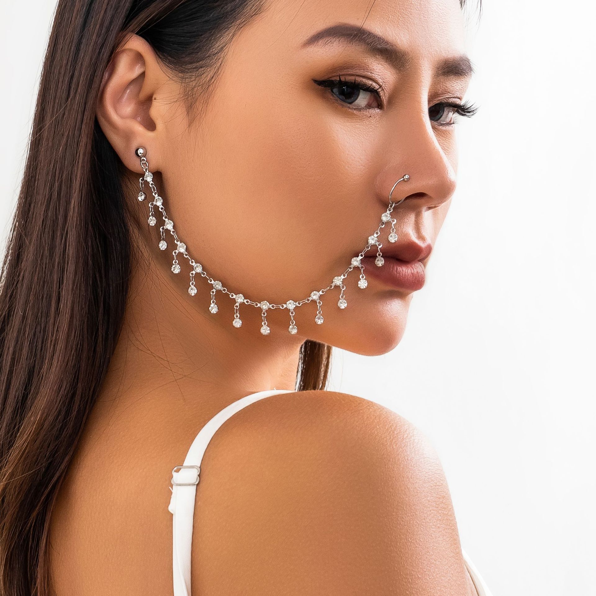 Αξεσουάρ piercing σε έθνικ στιλ, σκουλαρίκια, γυναικείες αλυσίδες, καρφιά, σκηνή, χωρίς τρύπημα, κρίκοι μύτης με φούντα και στρας_voghion.com