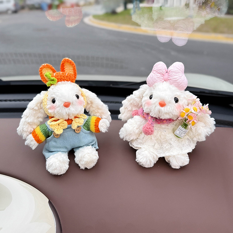 Decoraciones de automóviles de peluche de algodón de Año Nuevo 2025, consola central de automóviles, accesorios interiores de automóviles, artículos de decoración creativos generales