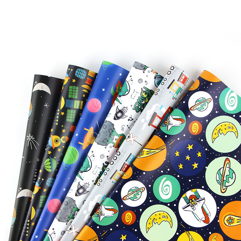 Amazon engrosada papel de embalaje de dibujos animados nave espacial astronauta lindo juguete para niños papel de regalo de cumpleaños