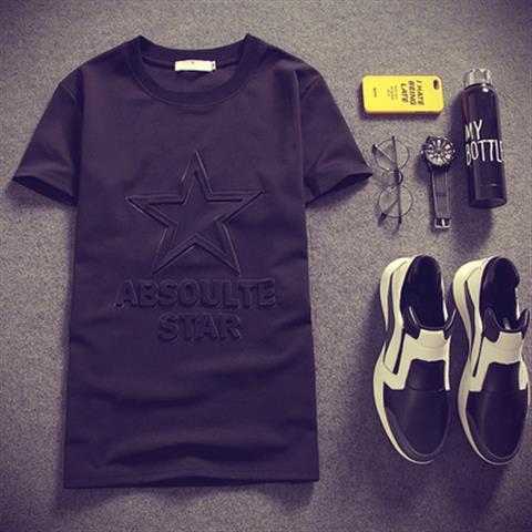 夏の大きいサイズの半袖tシャツの男性はゆったりしています。