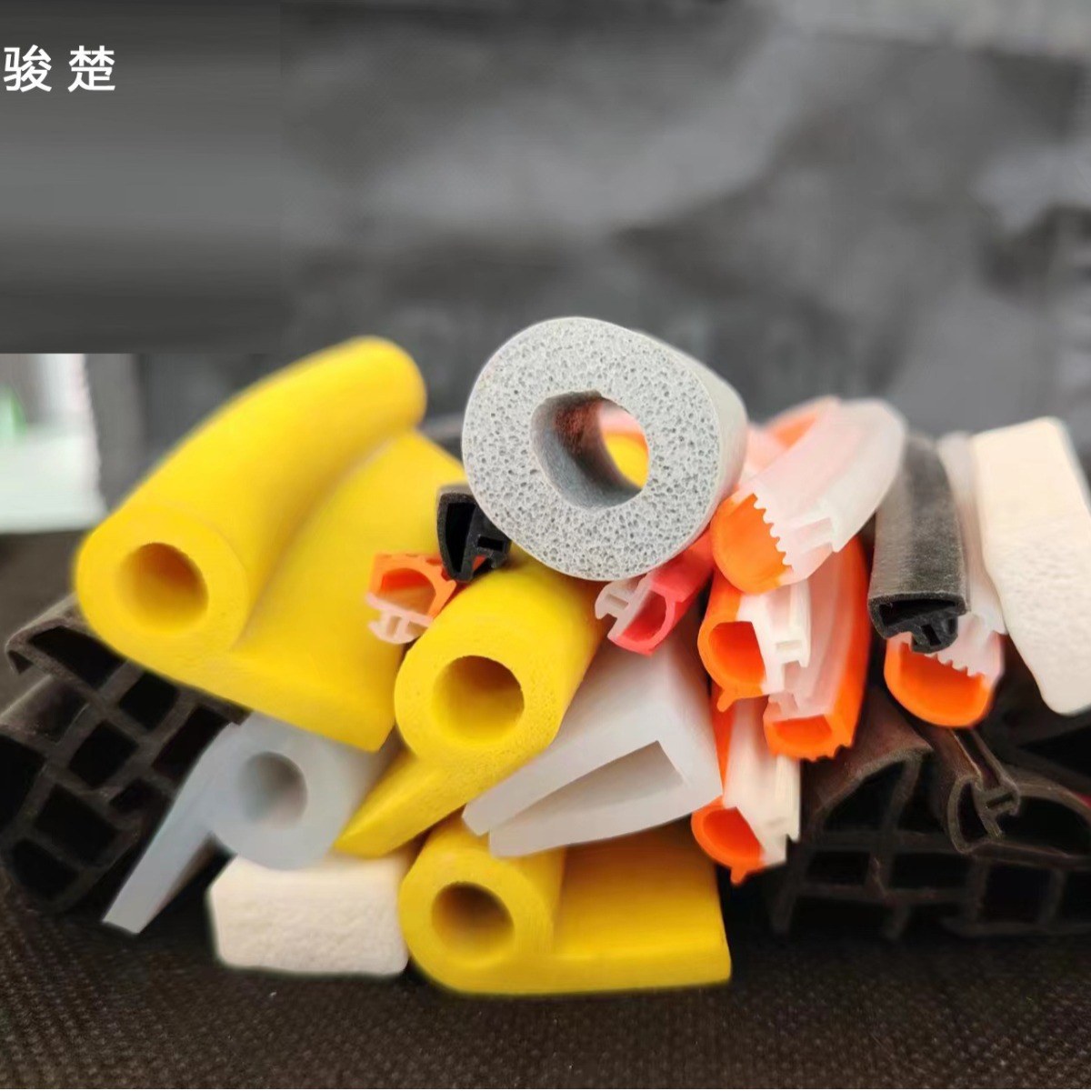 异型发泡挤出硅胶密封条 耐磨耐压防撞耐高温发泡硅胶密封胶条