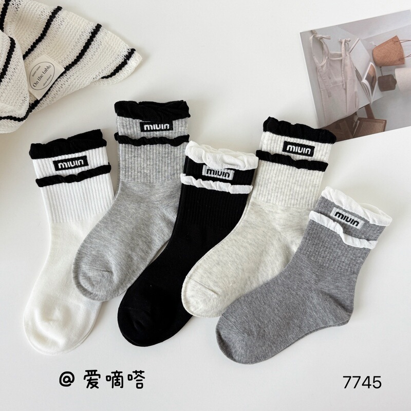 爱嘀嗒儿童袜子秋冬款精梳棉日系ins花边格雷灰色字母女童中筒袜|undefined