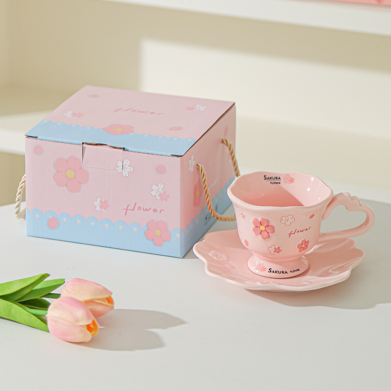 Alto valor de la cara flor de cerezo relieve taza de marca personalidad creativa de la chica corazón de cerámica casera taza de agua taza de café plato regalo de mano