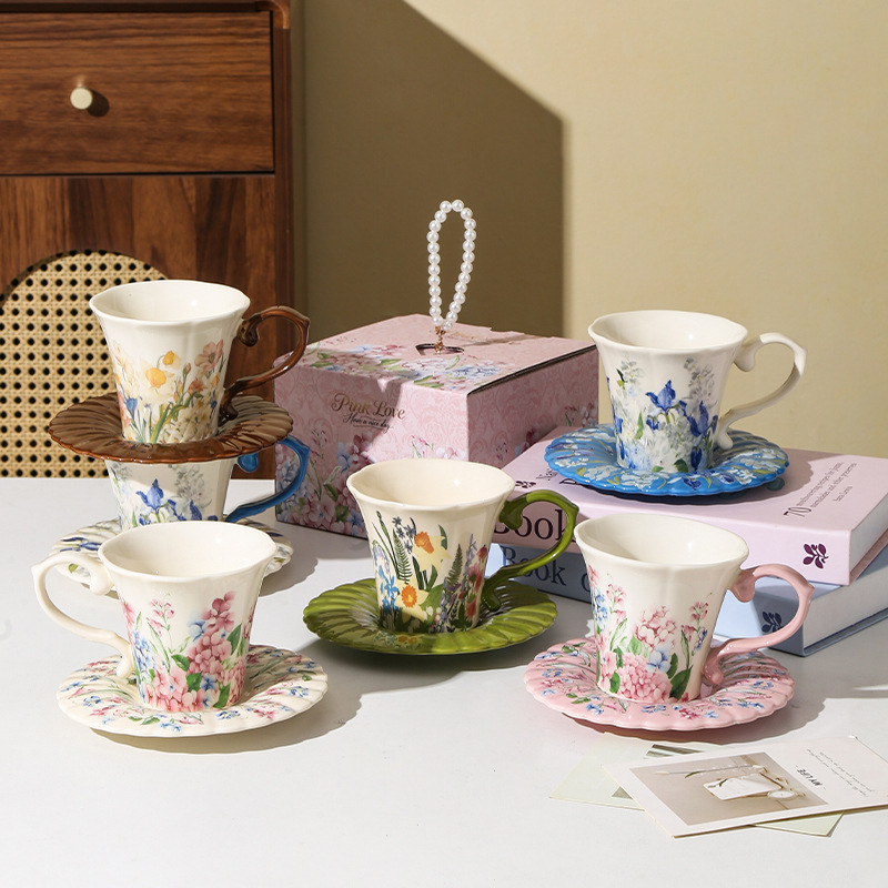 Vintage Coffee Cup with Summer Flower Design, Cup and Saucer Gift Set, Ceramic High-Value Floral Mug, Premium Gift Box Vintage Coffee Cup with Summer Flower Design, Cup and Saucer Gift Set, Ceramic High-Value Floral Mug, Premium Gift Box