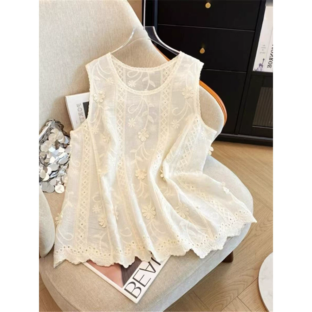 Летний полый повседневный универсальный жаккардовый топ с вышивкой и кружевным цветочным дизайном