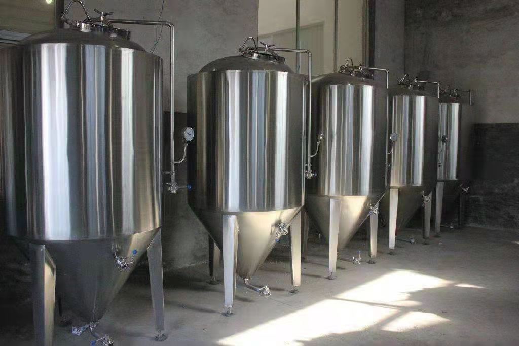 小型精釀啤酒設備 300斤家用麥芽精釀設備 保溫保壓發酵設備