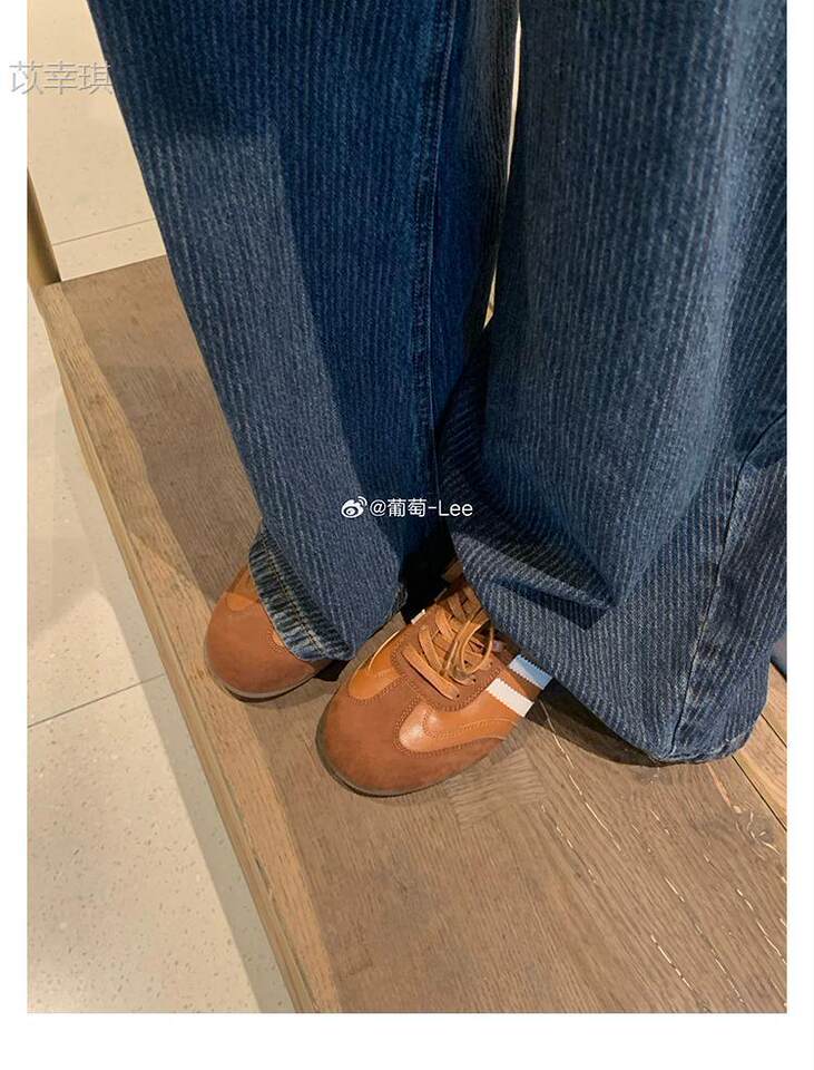Giày sneaker nữ da thật kiểu Đức cổ điển độn gót 5 cm, lót lông giữ ấm, phối màu phong cách Maillard — Hàng có sẵn màu nâu lót lông, Hàng có sẵn màu nâu, lót lông, Hàng có sẵn màu nâu, lót đơn, Hàng có sẵn, lót đơn màu nâu chi tiết 21