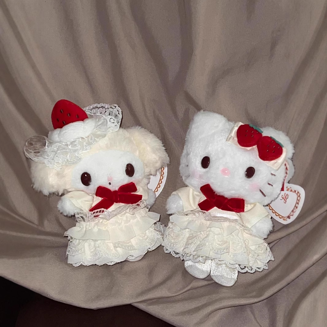 三丽鸥草莓蛋糕系列HelloKitty毛绒挂件玩偶美乐蒂公仔挂饰包挂件