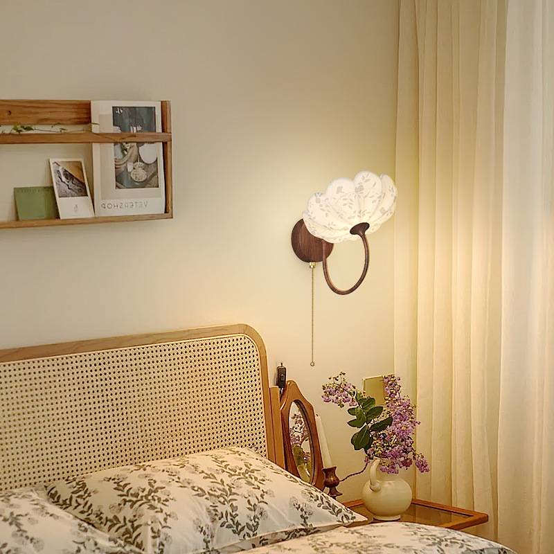 Estilo medio, dinastía Song, estética, lámpara de pared junto a la cama, grano de madera de nogal, pétalos retro, sala de estar, dormitorio, fondo, lámpara de pared, nuevo