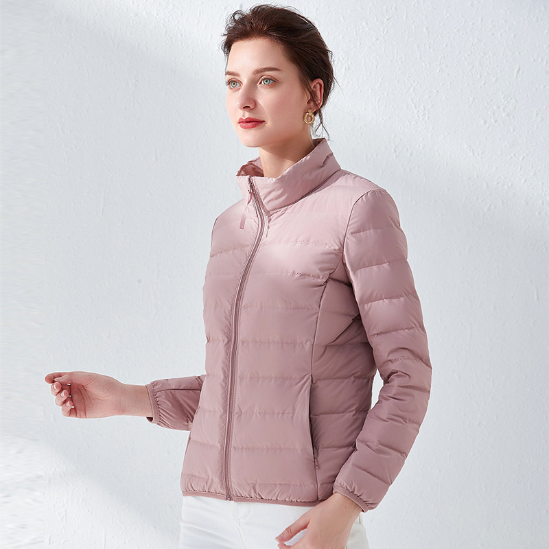 Nueva chaqueta de plumón ligera para mujeres corta con capuz de cuello delgada sin costuras de punto de mujer chaqueta ligera de tamaño grande image 13