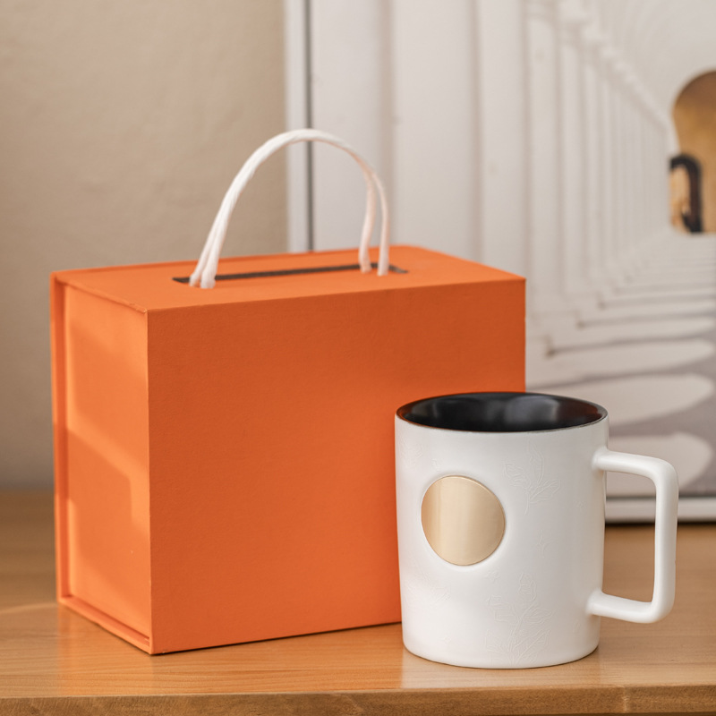 Escuela Wenchuang taza de agua taza de bronce taza de cerámica taza pintada a mano taza de bronce taza de publicidad de talla en relieve LOGO